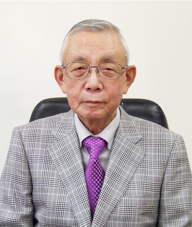 代表取締役会長　腰塚源一