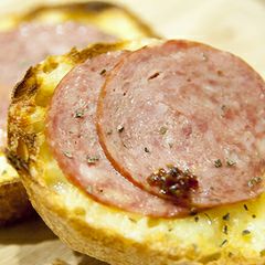 やわらか食感！セミドライソーセージ